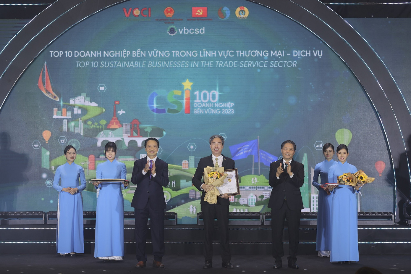 Đại diện Tập đoàn BRG nhận giải thưởng “Top 10 doanh nghiệp bền vững hoạt động trong lĩnh vực thương mại - dịch vụ” thuộc Chương trình CSI 2023 Đại diện Tập đoàn BRG nhận giải thưởng “Top 10 doanh nghiệp bền vững hoạt động trong lĩnh vực thương mại - dịch vụ” thuộc Chương trình CSI 2023