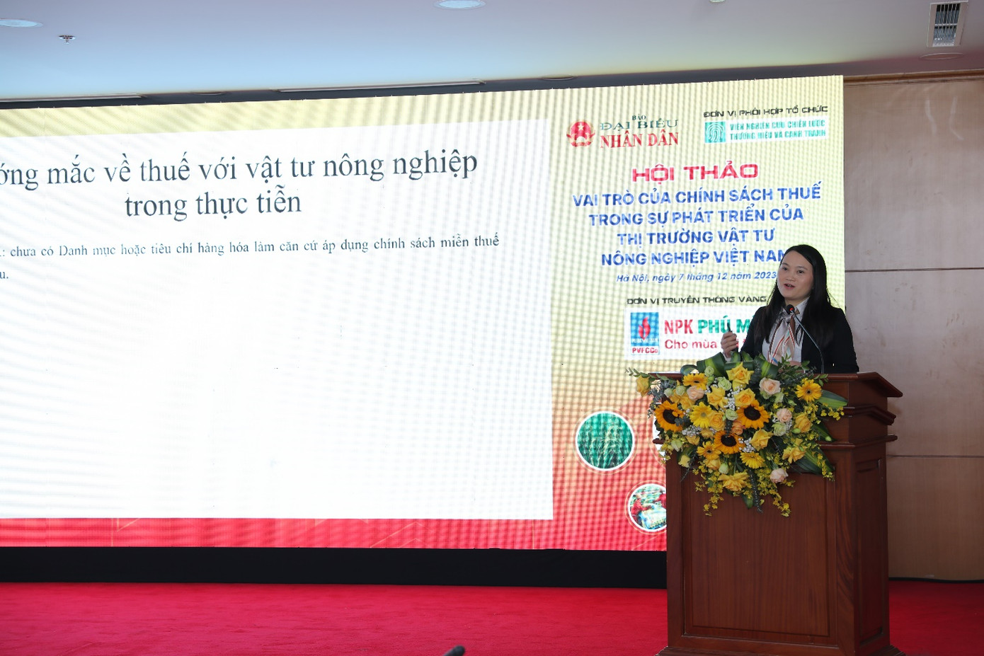 Chủ nhiệm Bộ môn Thuế - Tài Chính công (Học viện Ngân hàng), TS. Bùi Thị Mến phát biểu. Ảnh: Quang Hiếu