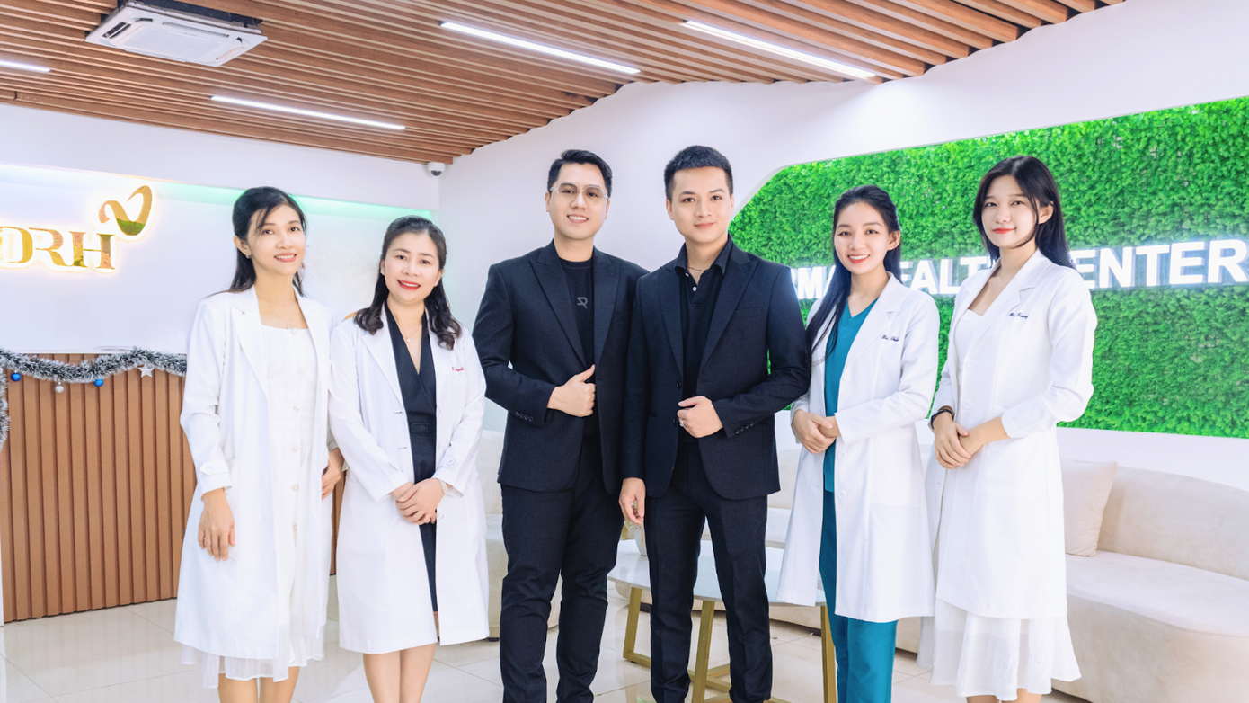 Hình ảnh đội ngũ y bác sĩ tại phòng khám