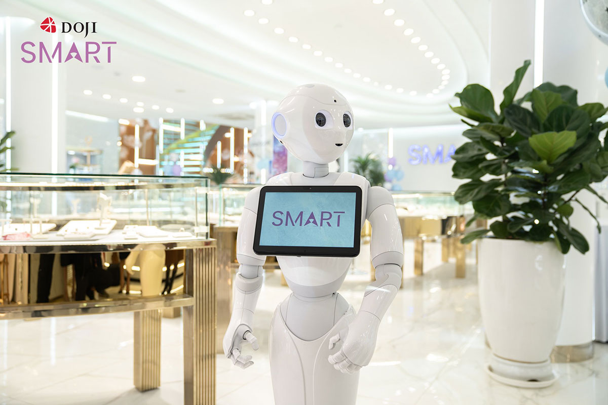 Không chỉ có không gian sang chảnh, DOJI Smart còn có lễ tân đặc biệt Robot Pepper.
