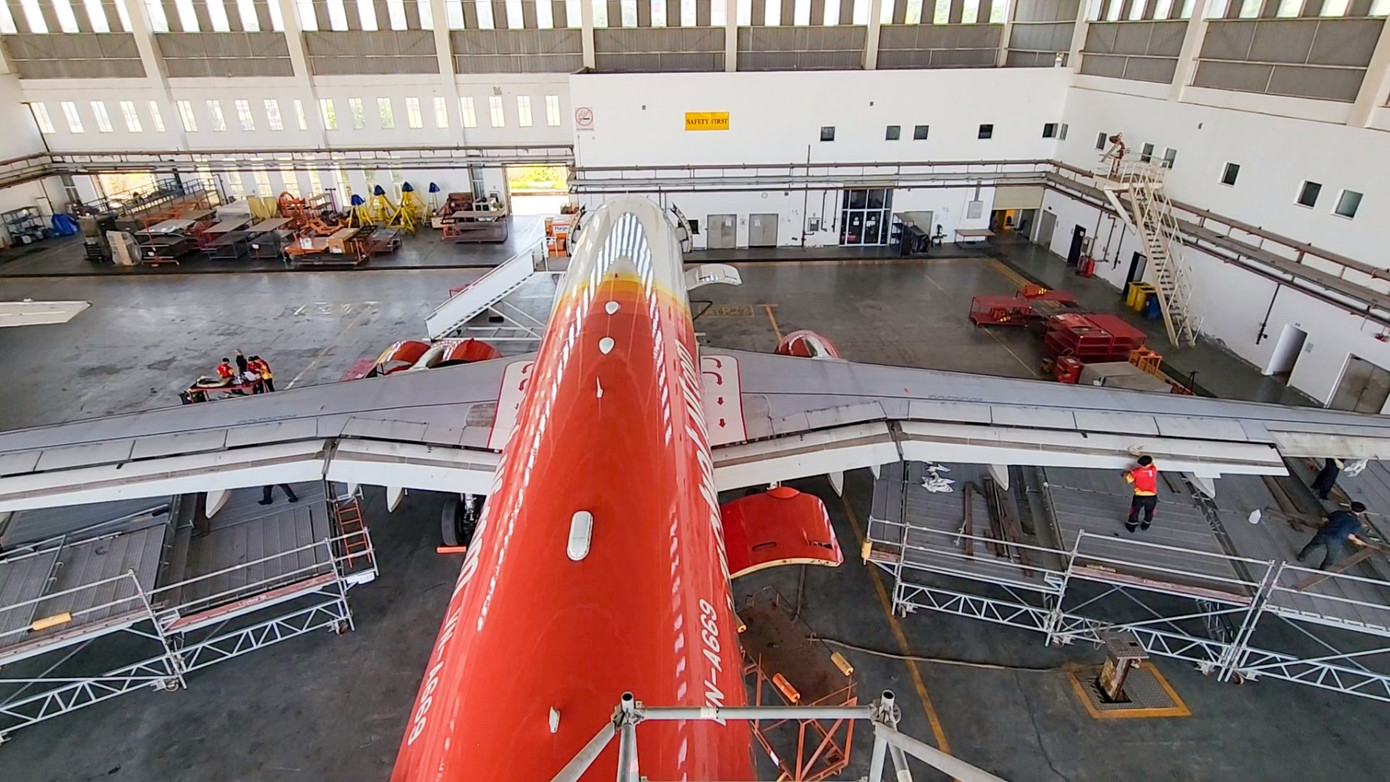 Tàu bay Vietjet thực hiện C-check tại hangar tiêu chuẩn quốc tế của Lao Airlines tại sân bay quốc tế Wattay