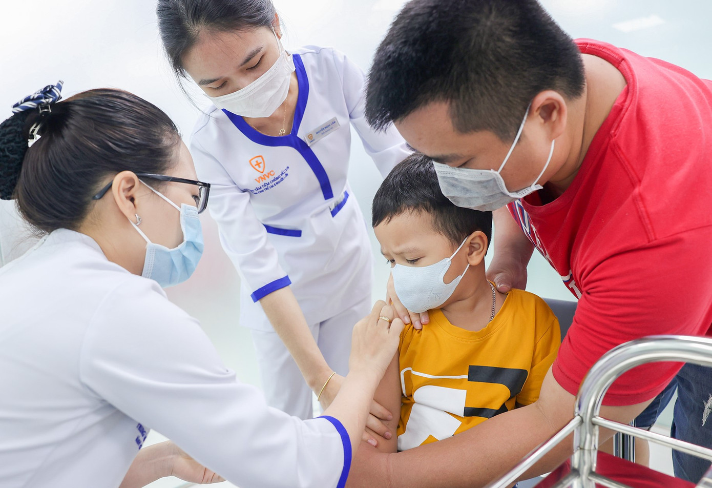 Trẻ được tiêm vaccine phòng bệnh hô hấp tại VNVC. Ảnh: Mộc Thảo Trẻ được tiêm vaccine phòng bệnh hô hấp tại VNVC. Ảnh: Mộc Thảo