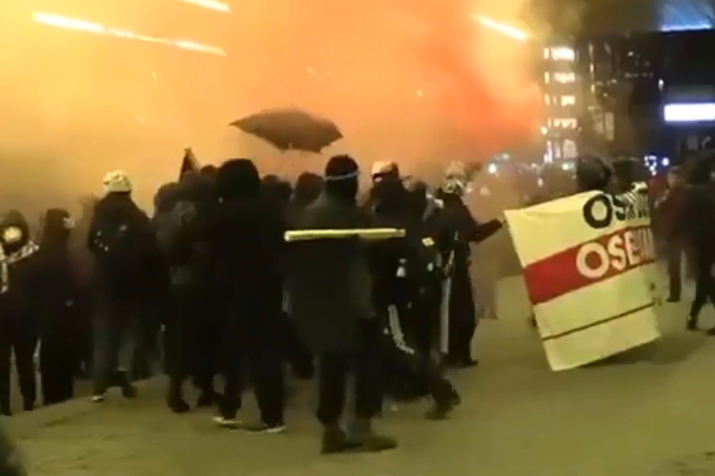 Bạo loạn xảy ra tại thành phố Montreal cùng thời điểm show Taylor Swift diễn ra. Ảnh: X. Bạo loạn xảy ra tại thành phố Montreal cùng thời điểm show Taylor Swift diễn ra. Ảnh: X.