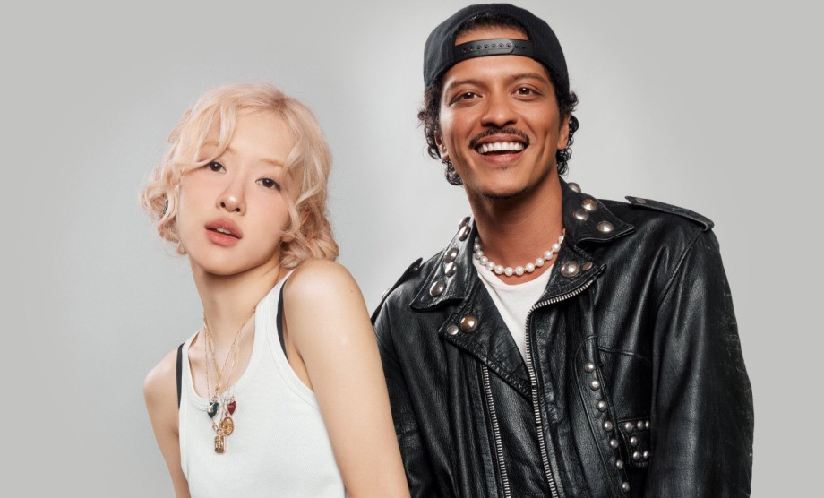 Cư dân mạng phản đối luận điểm APT. của Rosé thành công phần lớn nhờ sự mở đường của BTS. Cư dân mạng phản đối luận điểm APT. của Rosé thành công phần lớn nhờ sự mở đường của BTS.