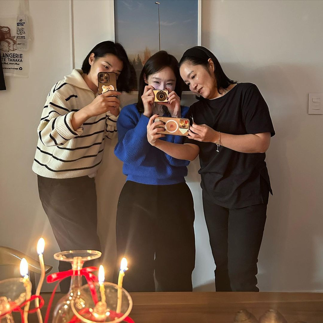 Song Hye Kyo đón sinh nhật với hội chị em thân thiết. Ảnh: IG. Song Hye Kyo đón sinh nhật với hội chị em thân thiết. Ảnh: IG.