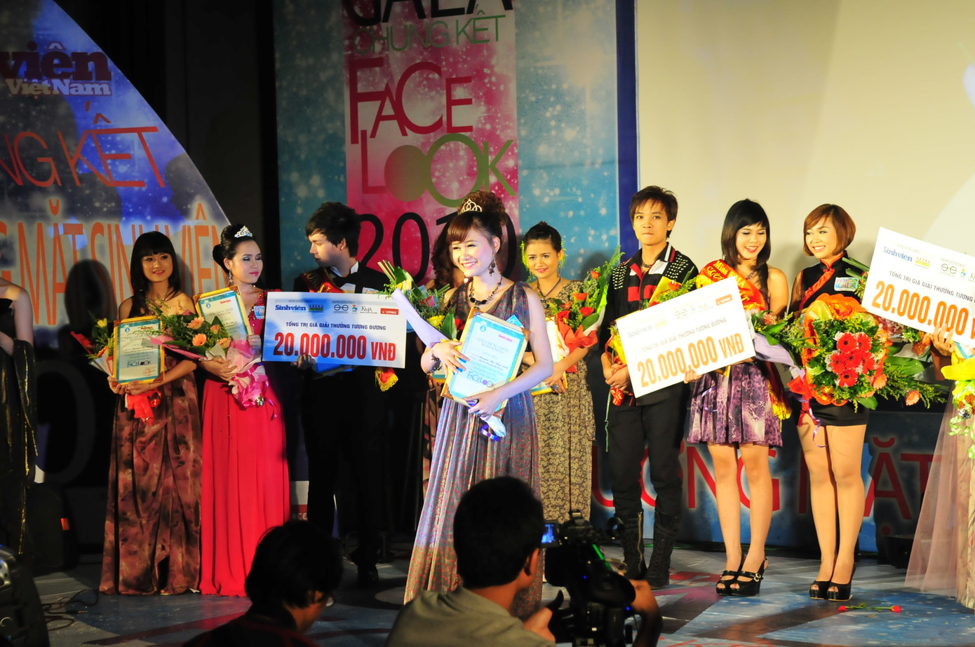 Gương mặt cá tính thuộc về Trịnh Thị Huyền