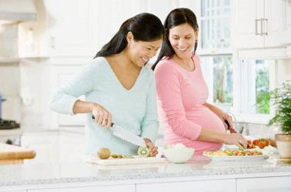 Phụ nữ mang thai cần có chế độ ăn uống hợp lý