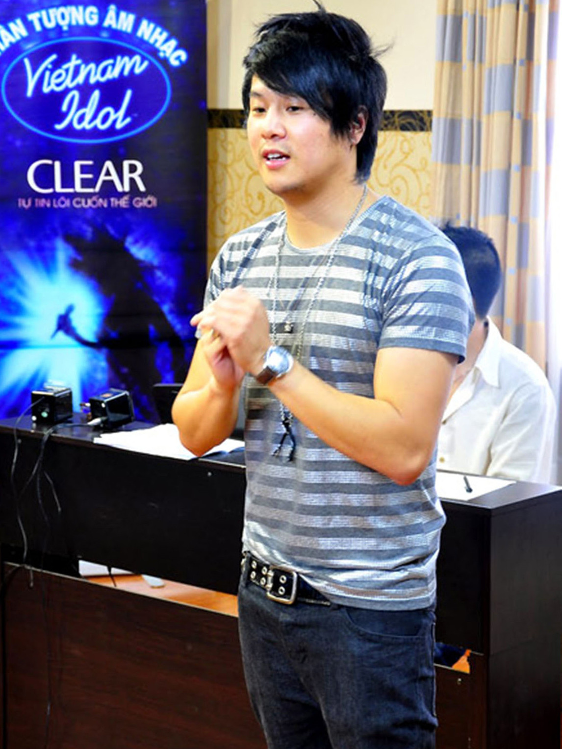 Ca sỹ Úc gốc Việt Thanh Bùi