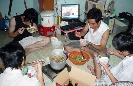 Bữa cơm sinh viên. Ảnh minh họa