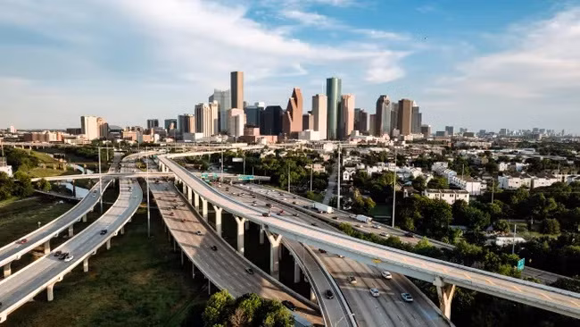 Houston, bang Texas, là thành phố sụt lún nhanh nhất ở Mỹ. (Ảnh: RyanJLane)