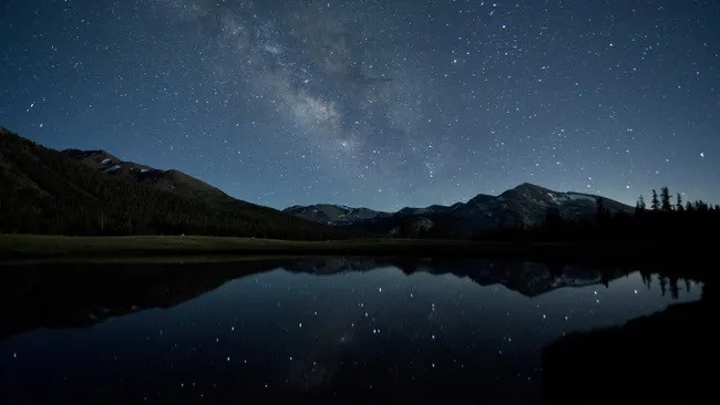 Dải Ngân Hà sẽ có thể nhìn thấy dưới bầu trời không trăng vào cuối tháng 5 năm 2025. (Ảnh: Tony Rowell)