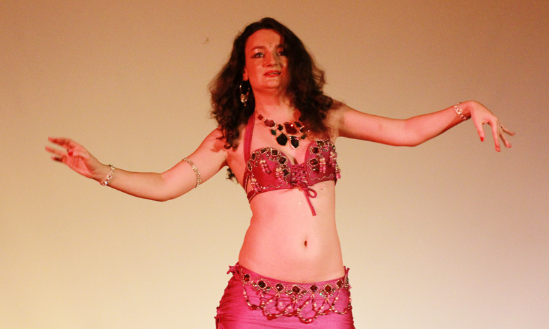 Các vũ công Pháp mang thể hiện điệu múa trong đêm “Summer Hafla”