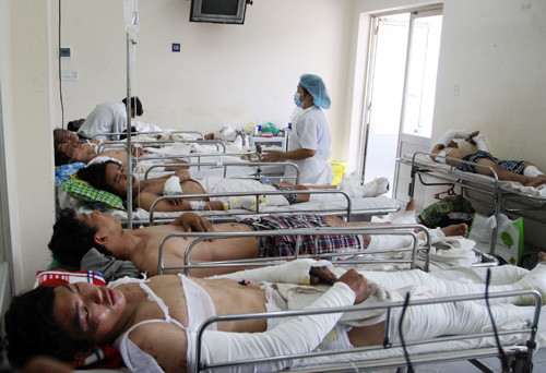 Giây phút kinh hoàng lò nấu thép 1.500 độ C phát nổ ảnh 1