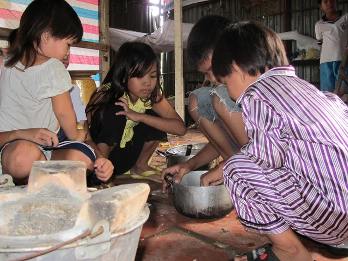 Sáu người con của chị Lê Thị Ngọc Nhãn