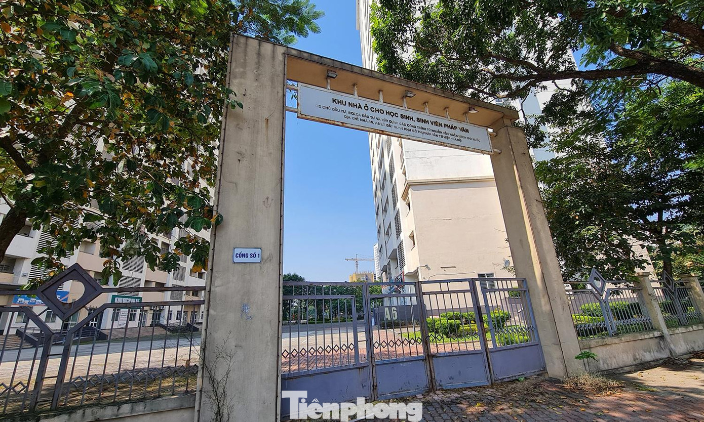 Trên địa bàn Thành phố Hà Nội hiện có 3 Khu ký túc xá tập trung là Làng sinh viên HACINCO (quận Thanh Xuân), Ký túc xá Pháp Vân - Tứ Hiệp (quận Hoàng Mai), Ký túc xá Mỹ Đình II (quận Nam Từ Liêm) được đầu tư hàng nghìn tỷ đồng bằng nguồn vốn ngân sách để hỗ trợ chỗ ở cho sinh viên.