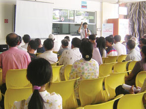 Một buổi nói chuyện về cai thuốc lá tại TP.HCM. Ảnh: Thanh Tùng . Một buổi nói chuyện về cai thuốc lá tại TP.HCM. Ảnh: Thanh Tùng