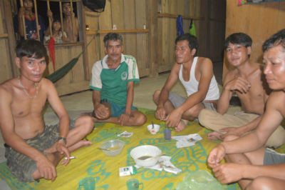 Gia đình chị Định Thị Thơm có một đứa con bạch tạng bị dân làng chôn sống