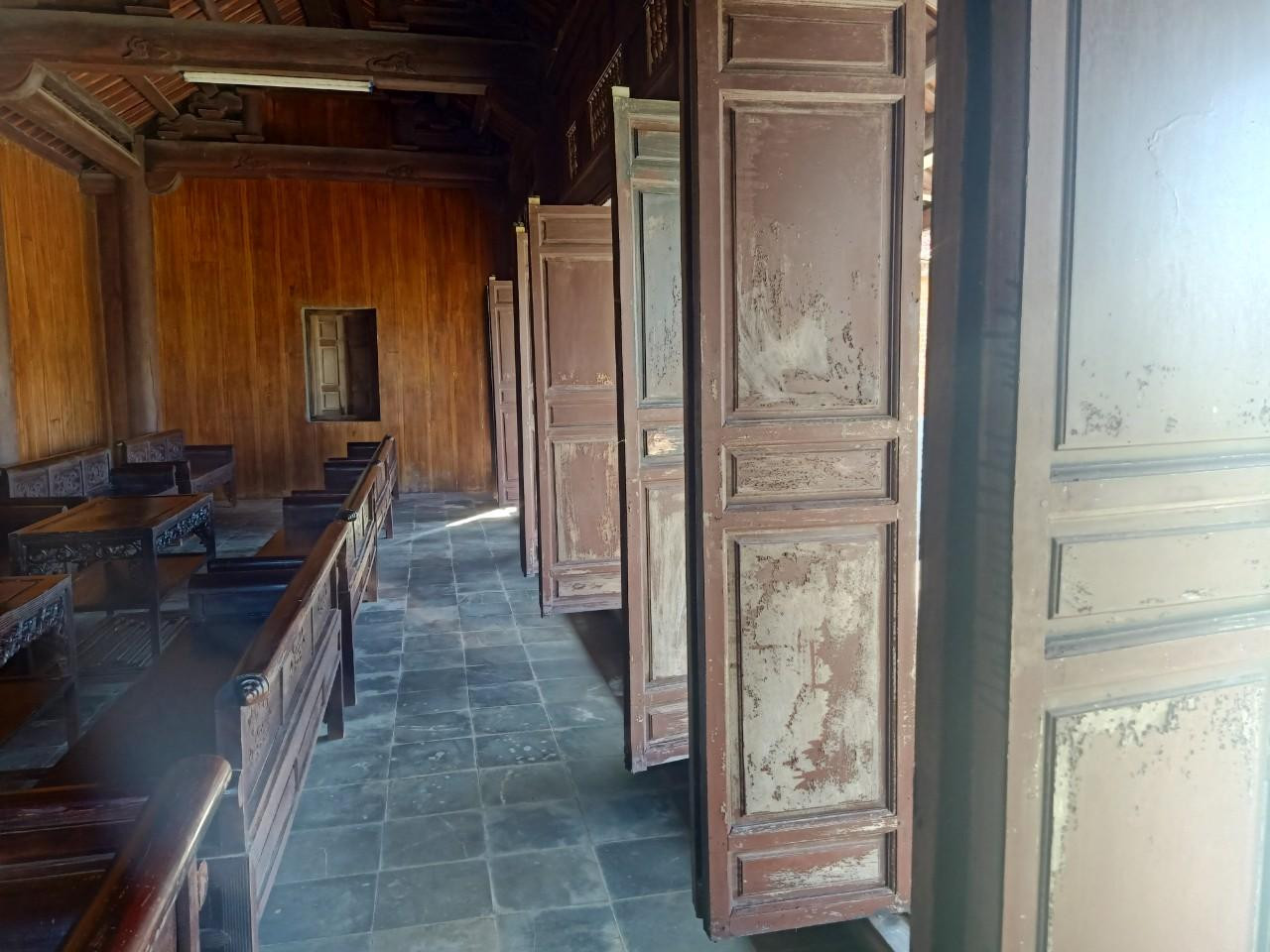 Phần lớn thiết kế trong chùa tương tự với những ngôi chùa trong đất liền