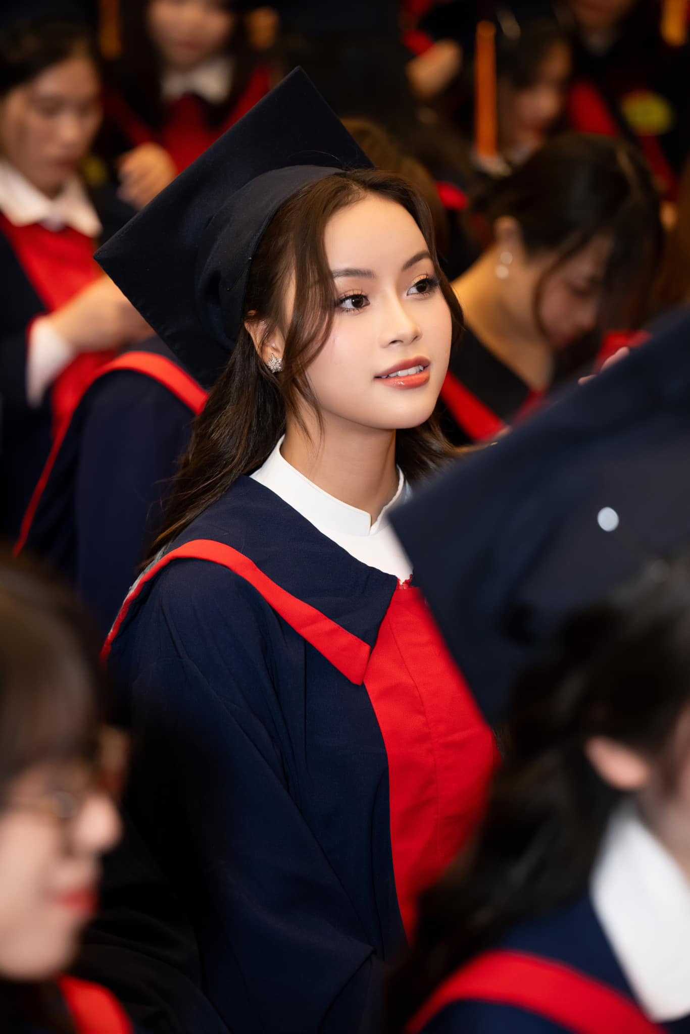 Đào Hiền trong ngày nhận bằng tốt nghiệp.