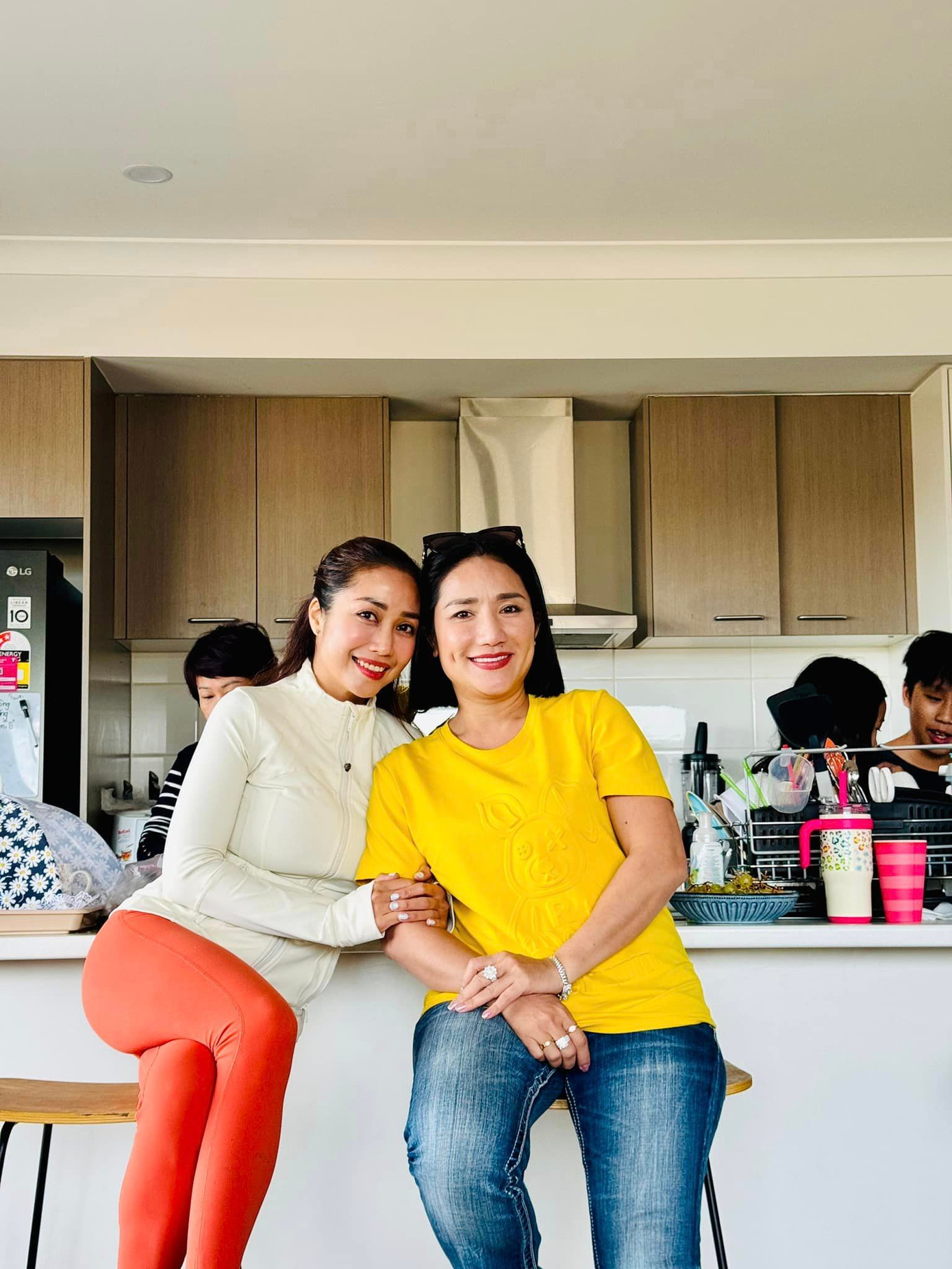 MC Cát Tường tới thăm nhà Ốc Thanh Vân ở Australia.