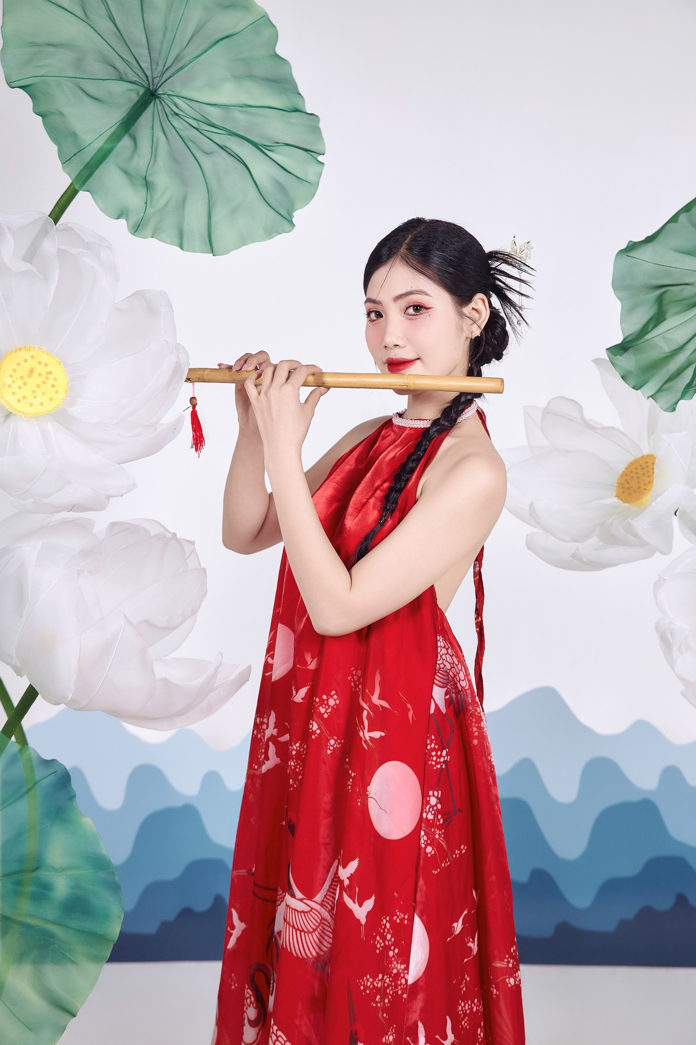 Dương Thị Quyên (SBD 54) đến từ khoa Du lịch. Dương Thị Quyên (SBD 54) đến từ khoa Du lịch.