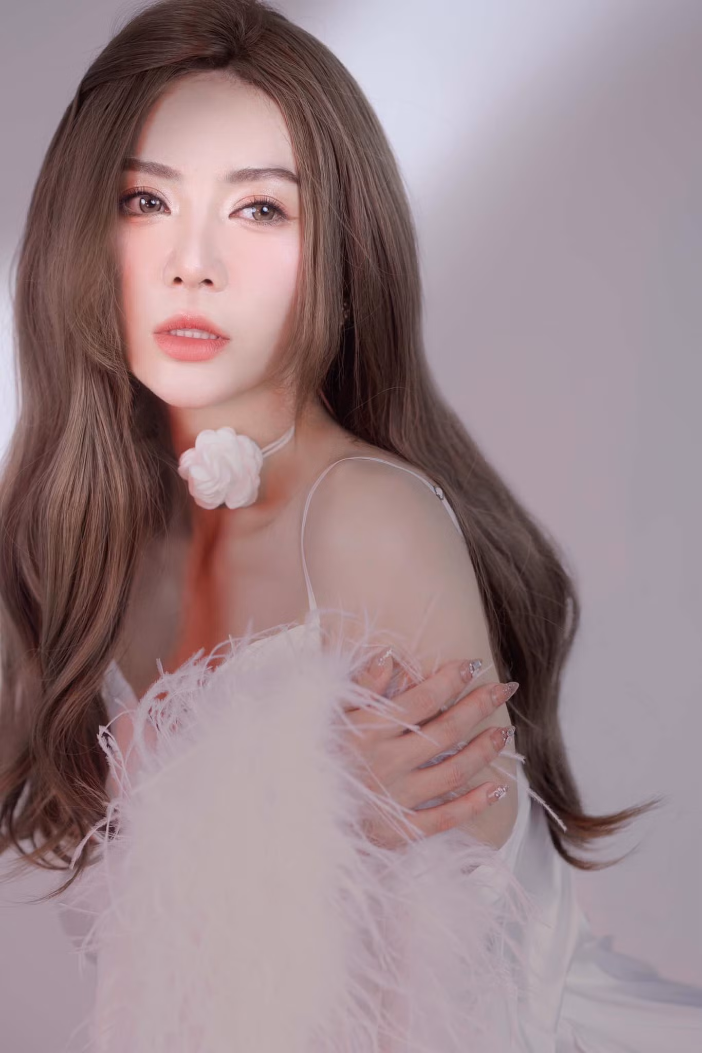 Thanh Hương cho biết cô dành cho mình quãng thời gian đủ dài để đối diện. Nữ diễn viên công khai chuyện đời tư để đánh dấu một chặng đường mới.