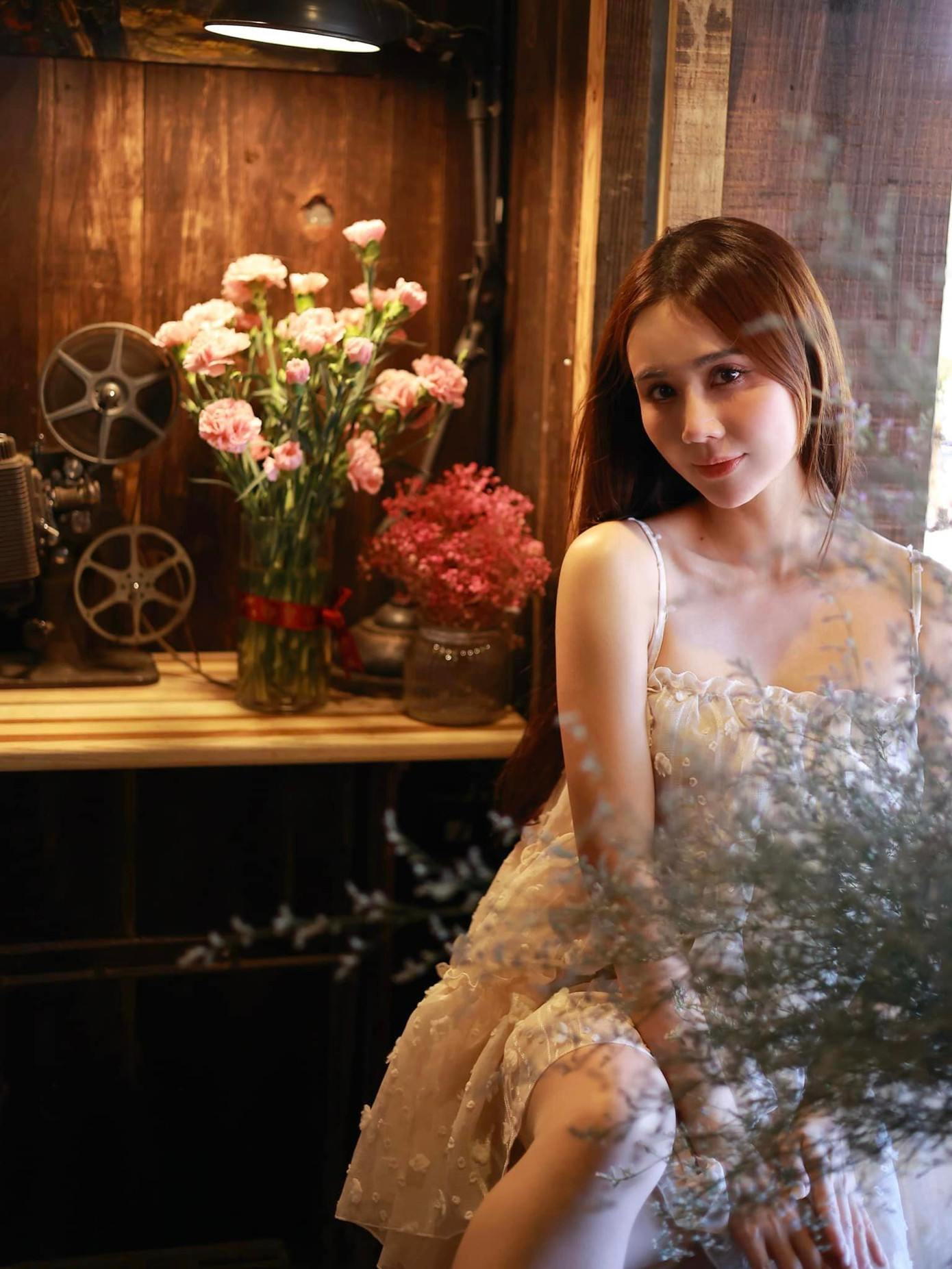 Diễn viên Huyền Lizzie chia sẻ loạt khoảnh khắc trong ngày 8/3 kèm dòng trạng thái: "Không cần trở thành một cô gái được tất cả mọi người yêu quý, nhưng nhất định phải trở thành cô gái mà mình yêu thích”.