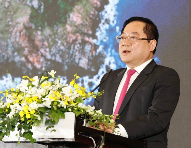 Nhà báo Lê Xuân Sơn - Tổng Biên tập báo Tiền Phong, đồng Trưởng ban Tổ chức Giải Vô địch Quốc gia Marathon và cự ly dài báo Tiền Phong lần thứ 65 - năm 2024.