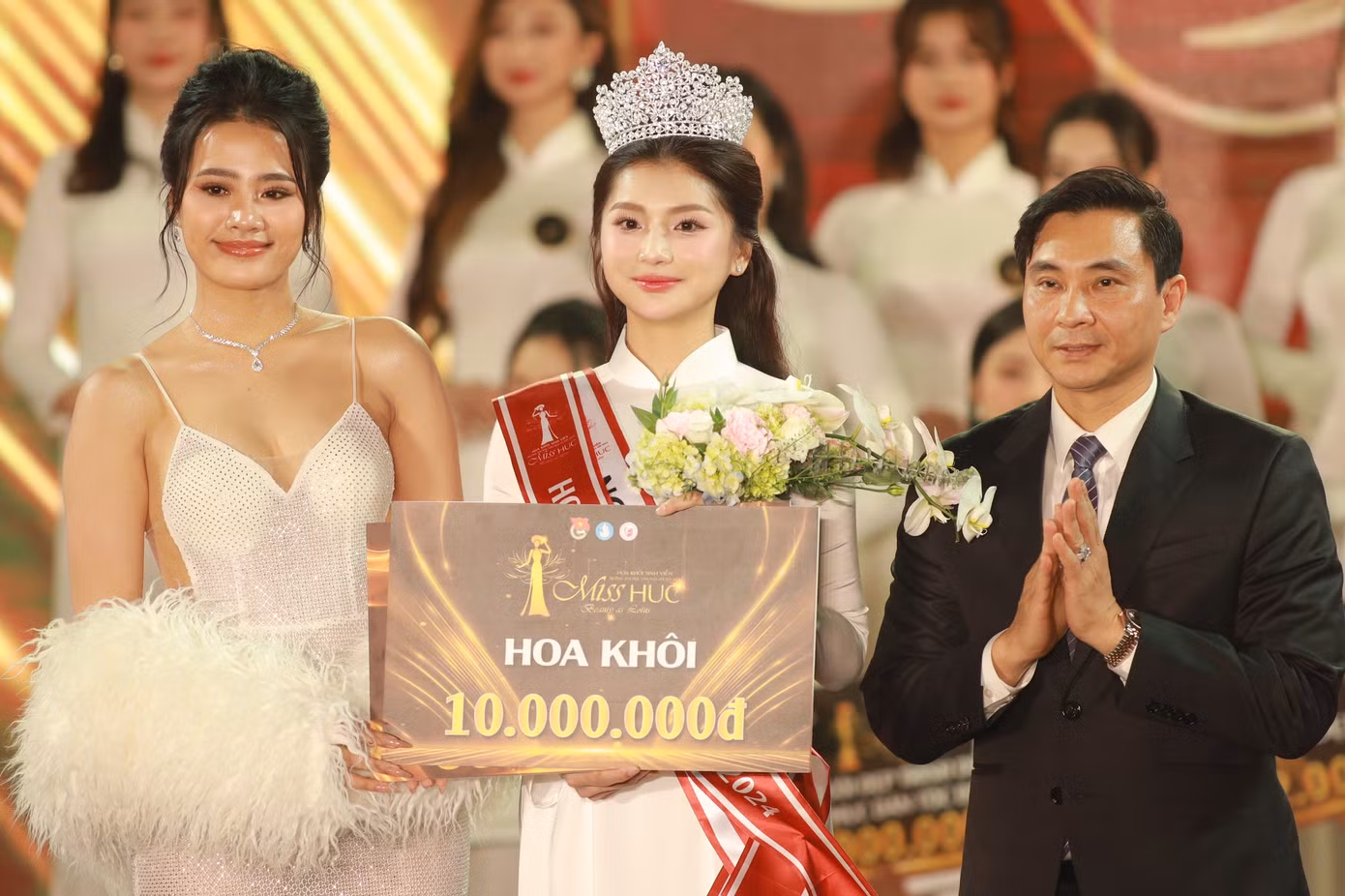 Chung cuộc, vương miện Hoa khôi Đại học Văn hóa Hà Nội thuộc về thí sinh Trần Thị Khánh Linh (SBD 24). Ngôi vị Á khôi 1 được trao cho thí sinh Ngô Thị Thanh Vân (SBD 50) và Á khôi 2 là thí sinh Nguyễn Minh Châu (SBD 55). Chung cuộc, vương miện Hoa khôi Đại học Văn hóa Hà Nội thuộc về thí sinh Trần Thị Khánh Linh (SBD 24). Ngôi vị Á khôi 1 được trao cho thí sinh Ngô Thị Thanh Vân (SBD 50) và Á khôi 2 là thí sinh Nguyễn Minh Châu (SBD 55).