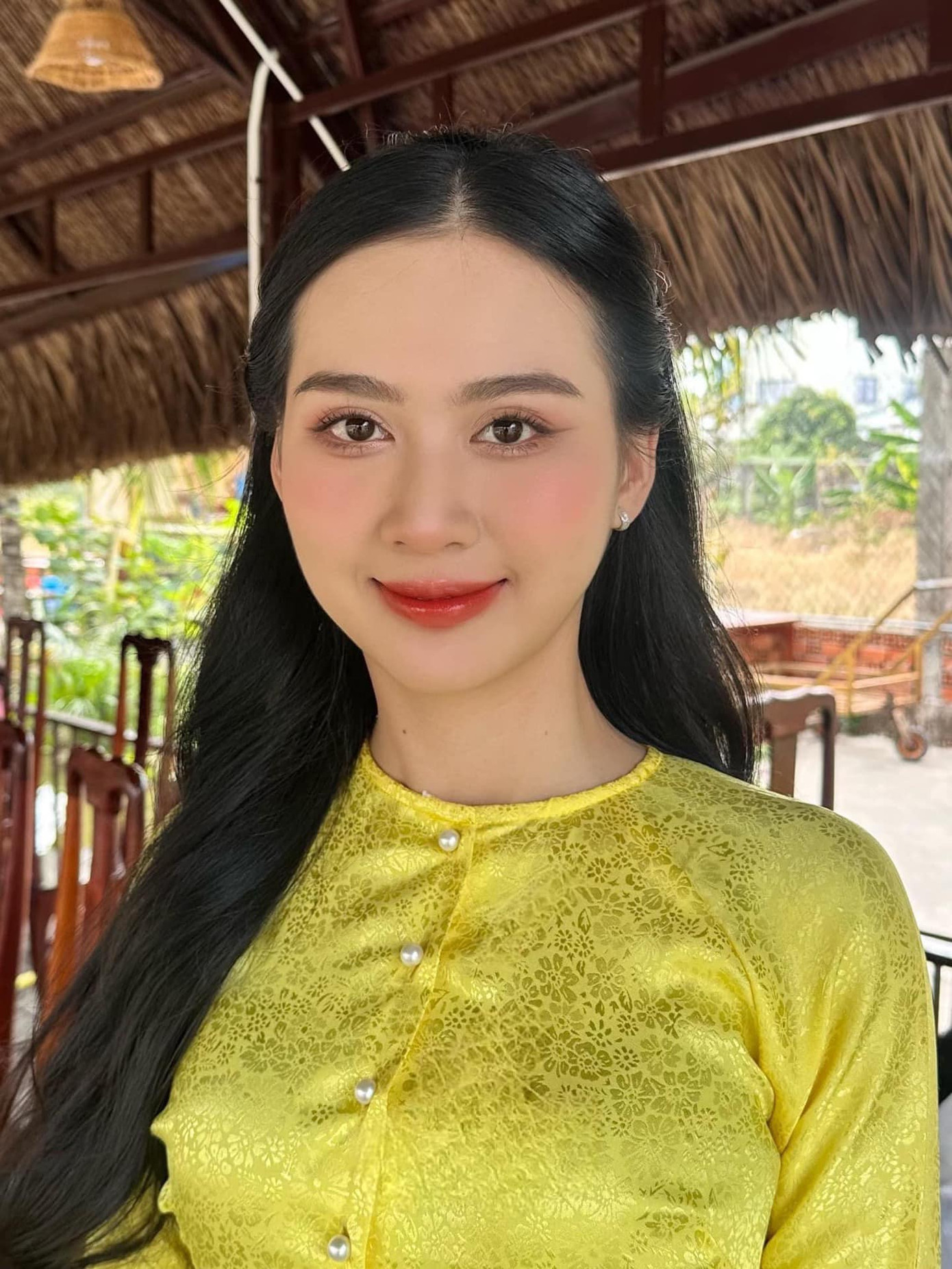 Tuy nhiên, công khai chưa lâu, cả Hoài Lâm và Kim Ngân đều nhanh chóng ẩn hình ảnh chụp chung về chế độ riêng tư.