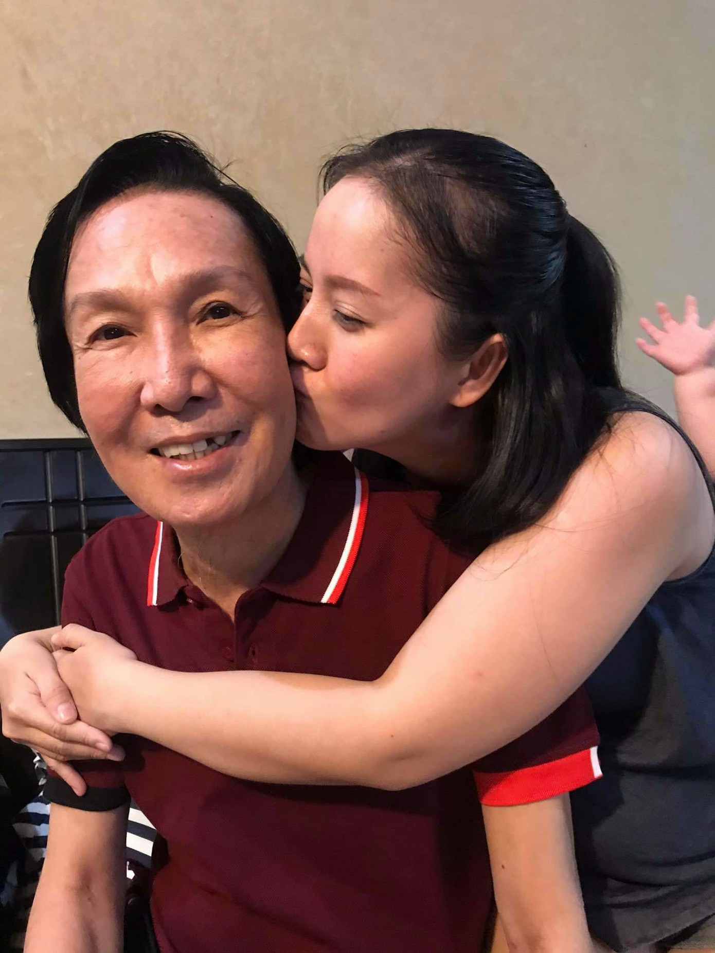 Hồng Loan và ba - NSƯT Vũ Linh.