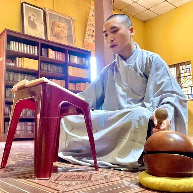 Huy Cung xuất gia ngày 10/3.