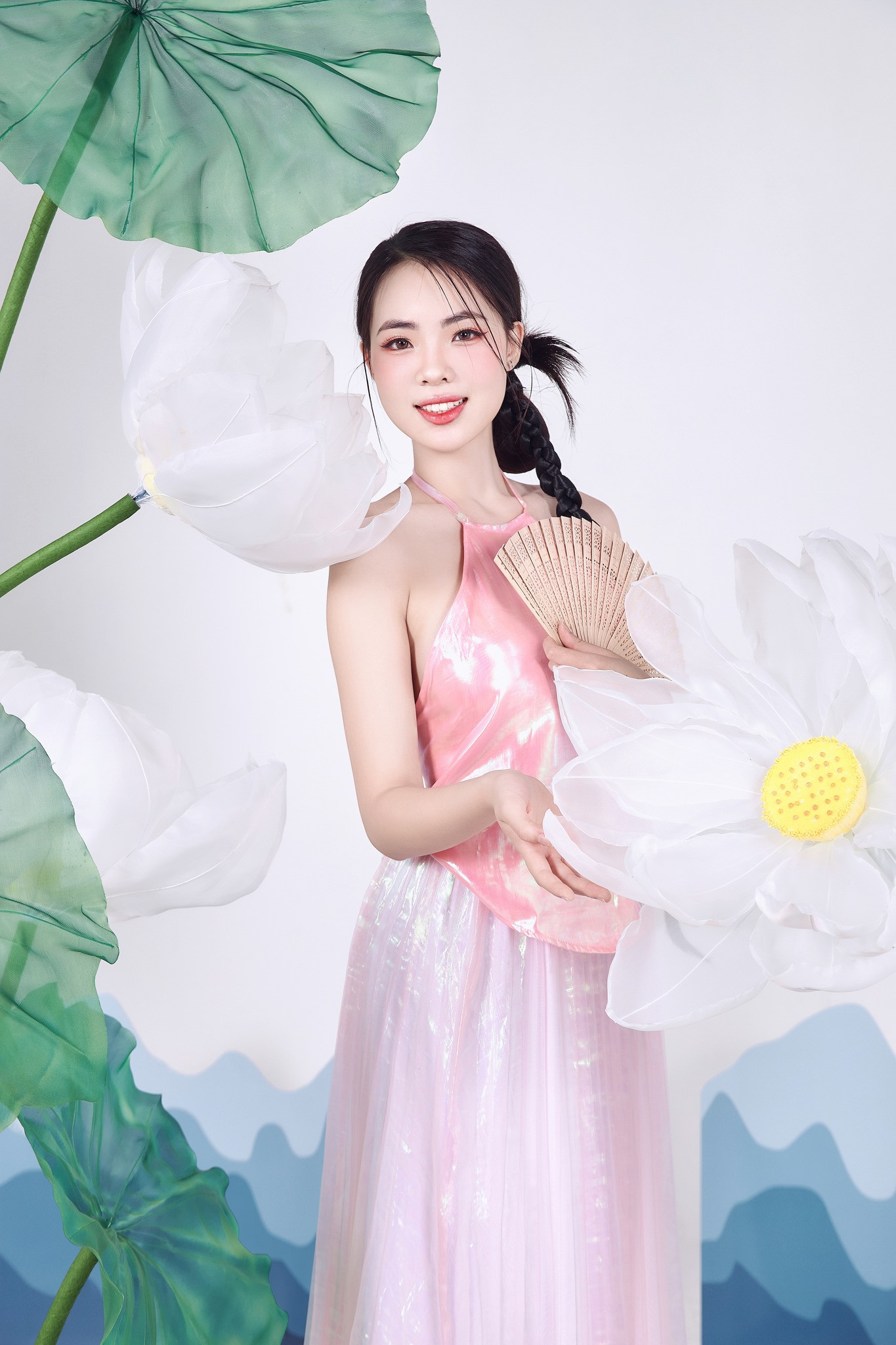 Nguyễn Phúc Hân (SBD 17) sinh viên khoa Quản lý Văn hoá Nghệ thuật. Nguyễn Phúc Hân (SBD 17) sinh viên khoa Quản lý Văn hoá Nghệ thuật.