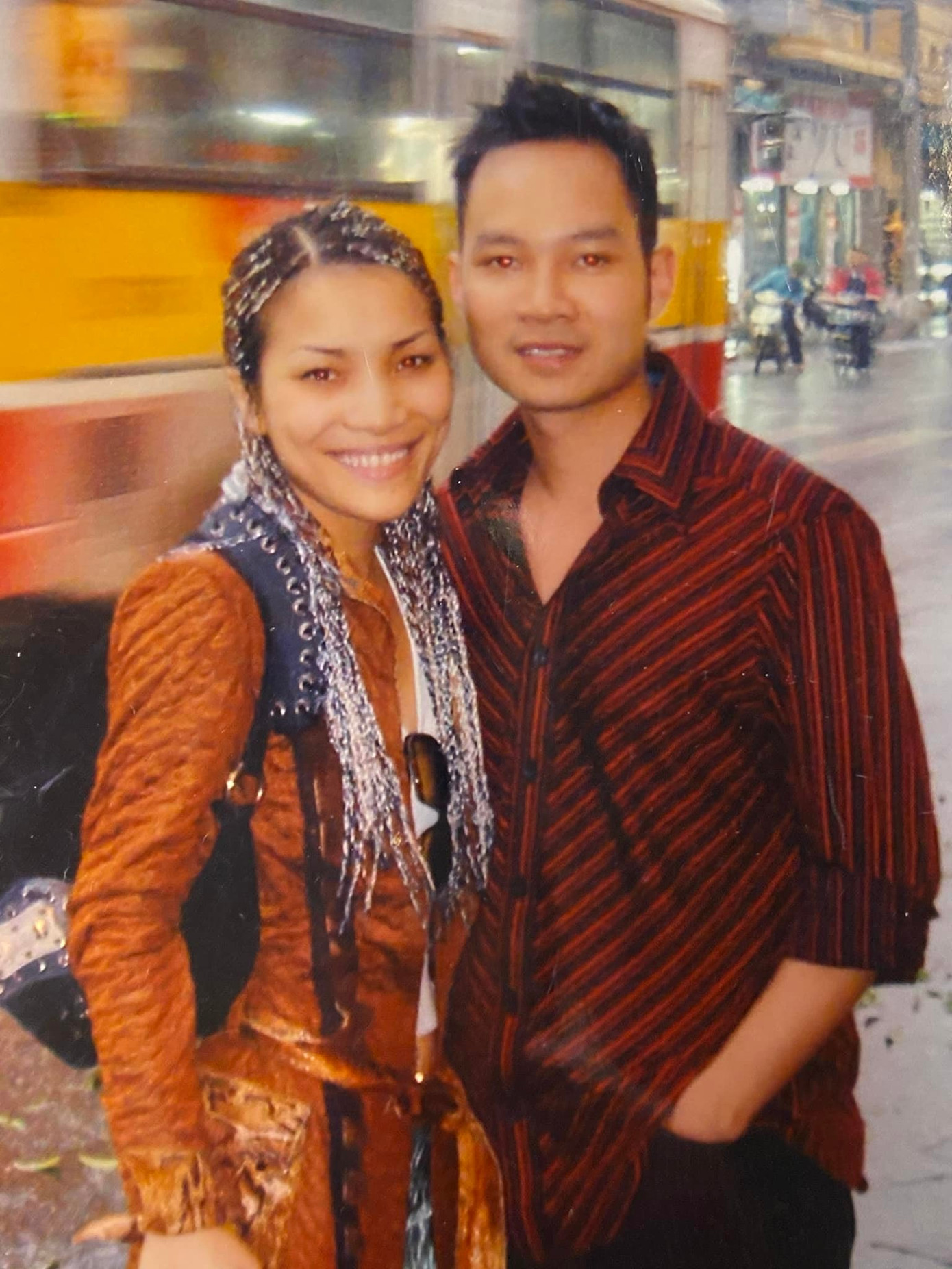 Vợ chồng Hồng Ngọc 11 năm trước và hiện tại. Vợ chồng Hồng Ngọc 11 năm trước và hiện tại.