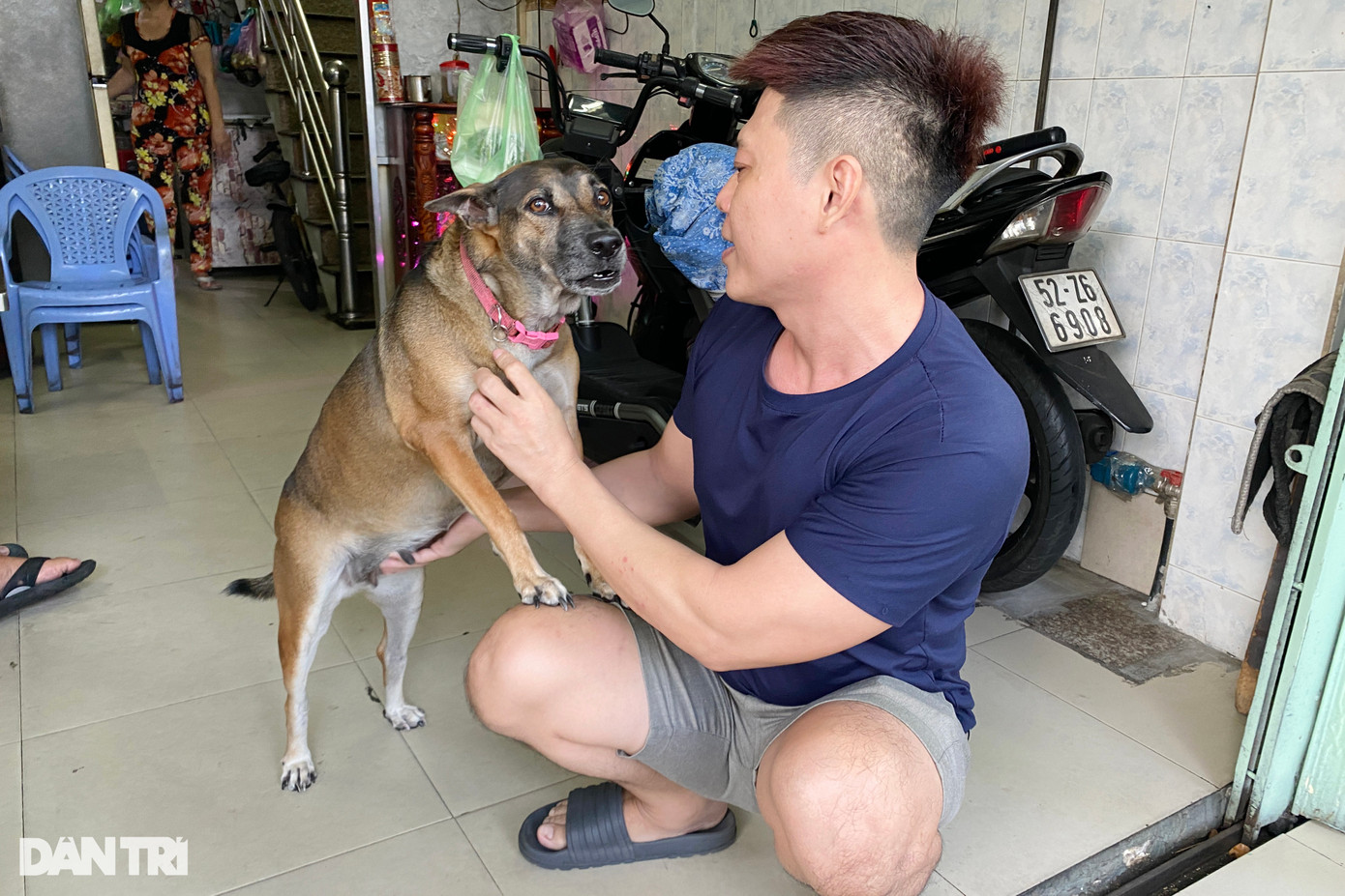 Ông Lý Thanh Tâm (SN 1980, ngụ quận 4) cho biết người nuôi chó phải có trách nhiệm quản lý con vật. Không nên đổ lỗi con vật sống theo bản năng mà trốn tránh trách nhiệm khi ảnh hưởng người khác (Ảnh: An Huy). Ông Lý Thanh Tâm (SN 1980, ngụ quận 4) cho biết người nuôi chó phải có trách nhiệm quản lý con vật. Không nên đổ lỗi con vật sống theo bản năng mà trốn tránh trách nhiệm khi ảnh hưởng người khác (Ảnh: An Huy).