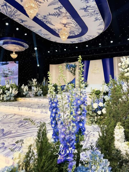 Hình ảnh rạp cưới ở nhà trai được đơn vị thi công đăng tải tối 27/3.