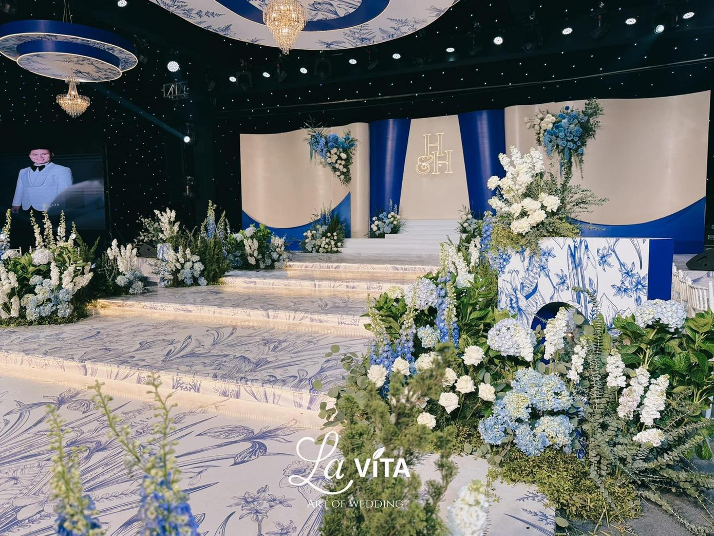 Hình ảnh rạp cưới ở nhà trai được đơn vị thi công đăng tải tối 27/3.