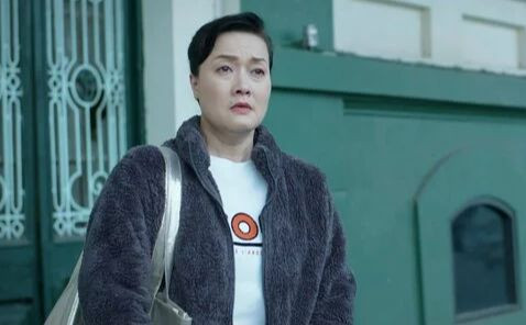 Tạo hình của Vân Dung trong phim mới. Tạo hình của Vân Dung trong phim mới.