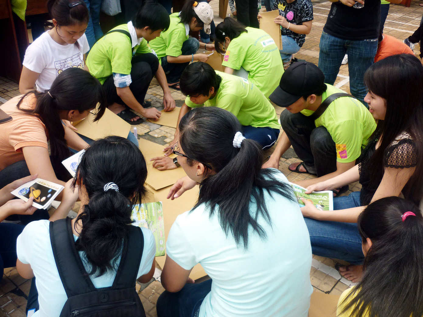 Giới trẻ TPHCM hoạt động tình nguyện. Ảnh: Q.M. Giới trẻ TPHCM hoạt động tình nguyện Ảnh: Q.M