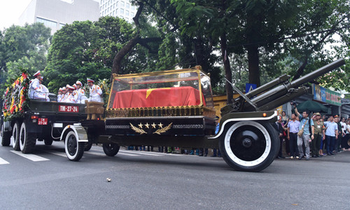 Chủ tịch nước Trần Đại Quang trở về đất mẹ ảnh 79