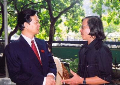 Với Phó Thủ Tướng Nguyễn Tấn Dũng Với Phó Thủ Tướng Nguyễn Tấn Dũng