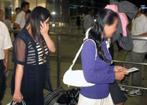 Những cô gái lầm lỡ được hồi hương từ Malaysia