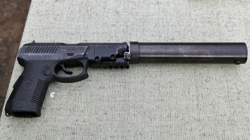 Súng ngắn SR-1 Vektor gắn ống giảm thanh. Ảnh: Russian Beyond. Súng ngắn SR-1 Vektor gắn ống giảm thanh. Ảnh: Russian Beyond.