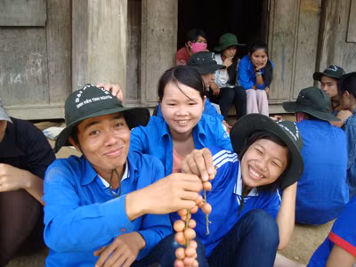 Quang Trung trong lần tình nguyện về A Lưới. Quang Trung trong lần tình nguyện về A Lưới