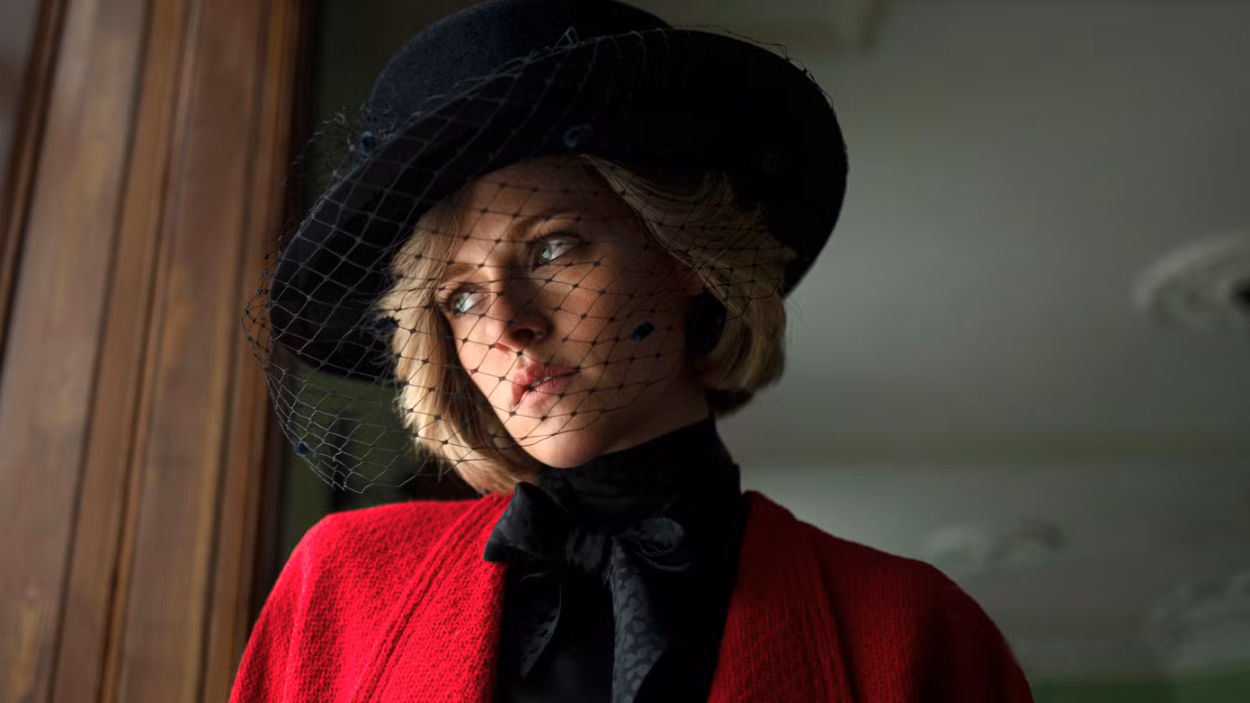 Tạo hình của Kristen Stewart trong phim Spencer (2022). Ảnh: NPR