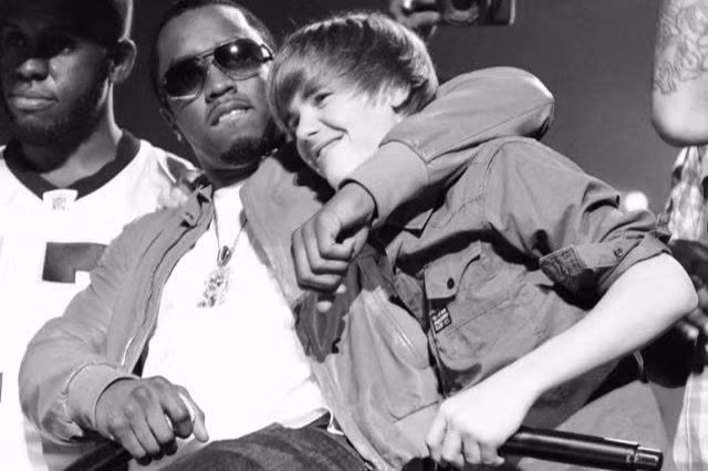 Nhiều giả thuyết cho rằng Justin Bieber cũng từng là một trong những nạn nhân bị Diddy lạm dụng.