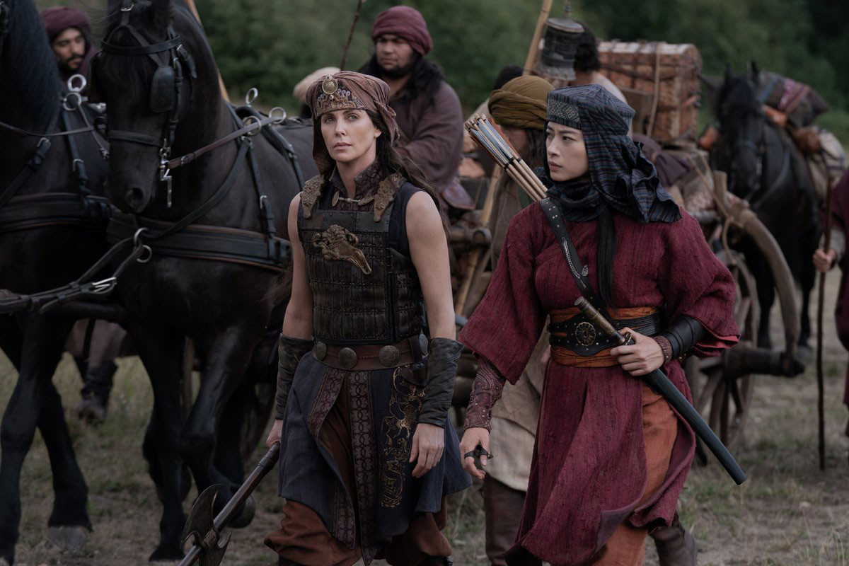 Tạo hình của Ngô Thanh Vân (phải) trong phần 1 Những Chiến Binh Bất Tử. Ảnh: Netflix Tạo hình của Ngô Thanh Vân (phải) trong phần 1 Những Chiến Binh Bất Tử. Ảnh: Netflix