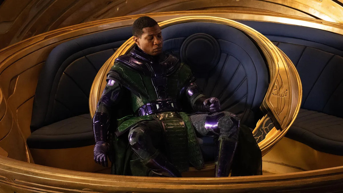 &quot;Kang Kang the Conqueror&quot; Jonathan Majors bị loại khỏi cuộc chơi.