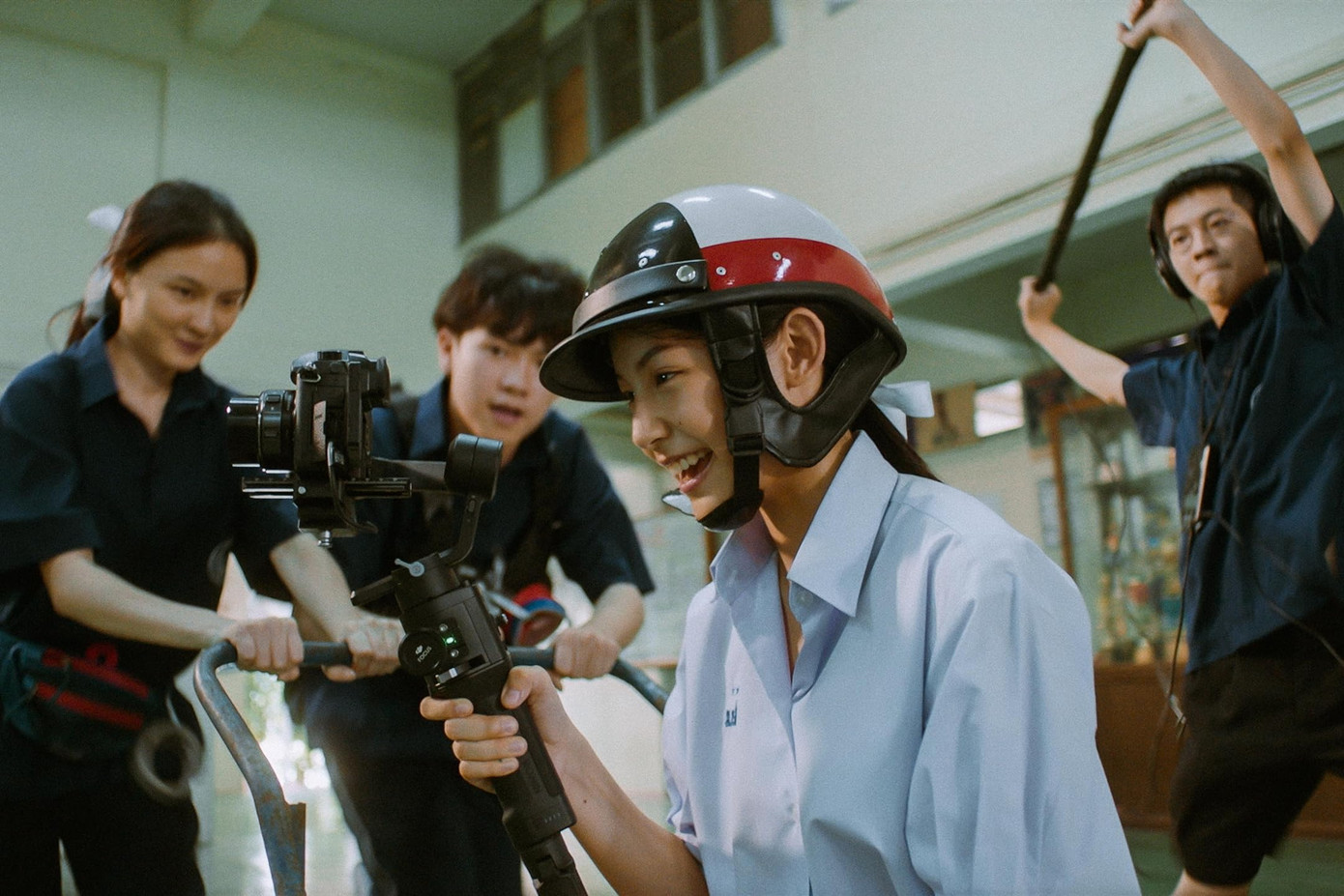 "Mẹ sinh tớ trên phim trường, thứ đầu tiên tớ chạm vào chính là máy quay." "Mẹ sinh tớ trên phim trường, thứ đầu tiên tớ chạm vào chính là máy quay."