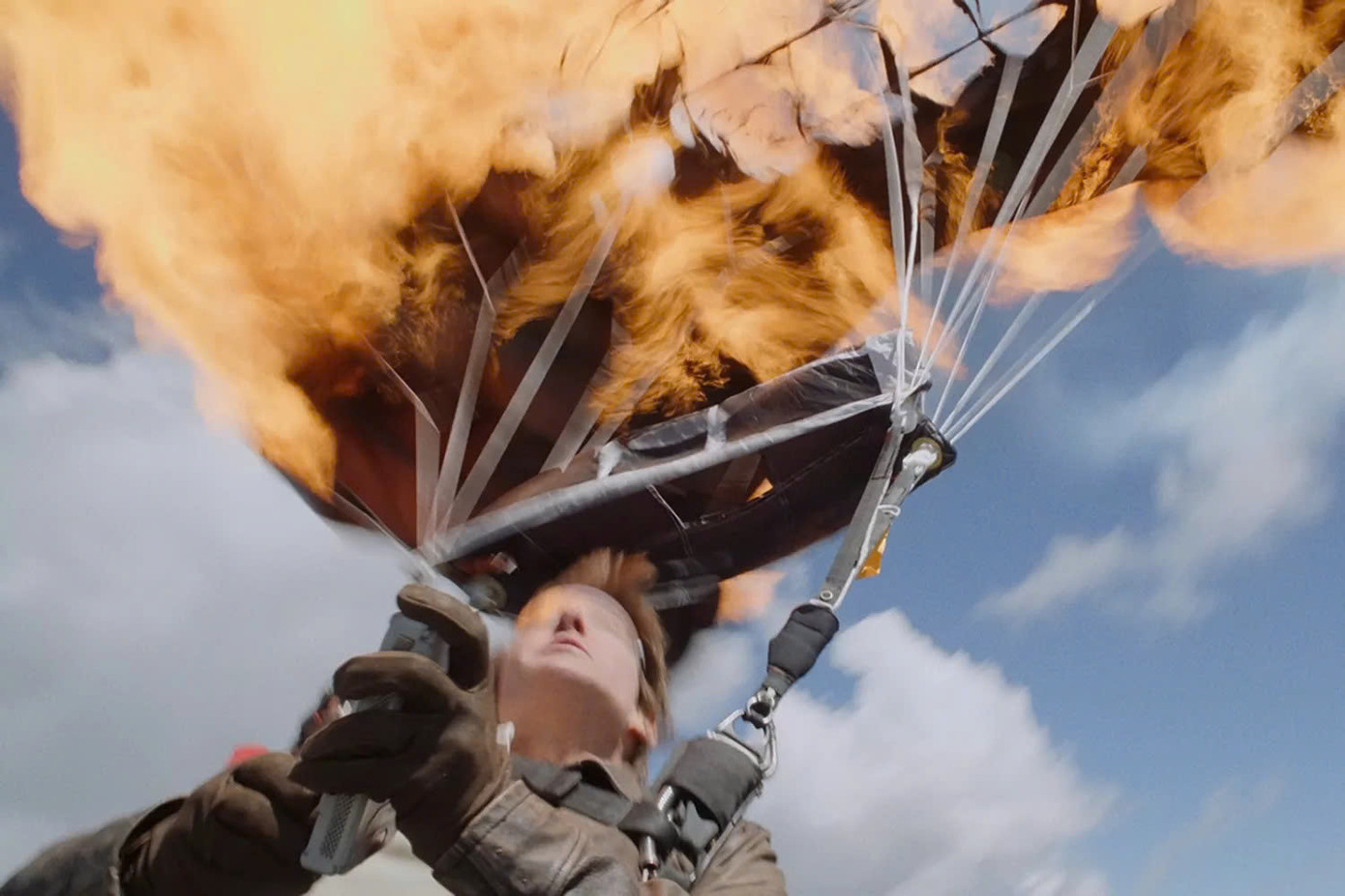 Cảnh hành động này giúp nam diễn viên lập kỷ lục Guiness thế giới. Ảnh: Paramount Pictures Cảnh hành động này giúp nam diễn viên lập kỷ lục Guiness thế giới. Ảnh: Paramount Pictures